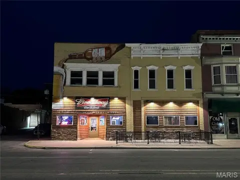 Bar & Grill with Patio