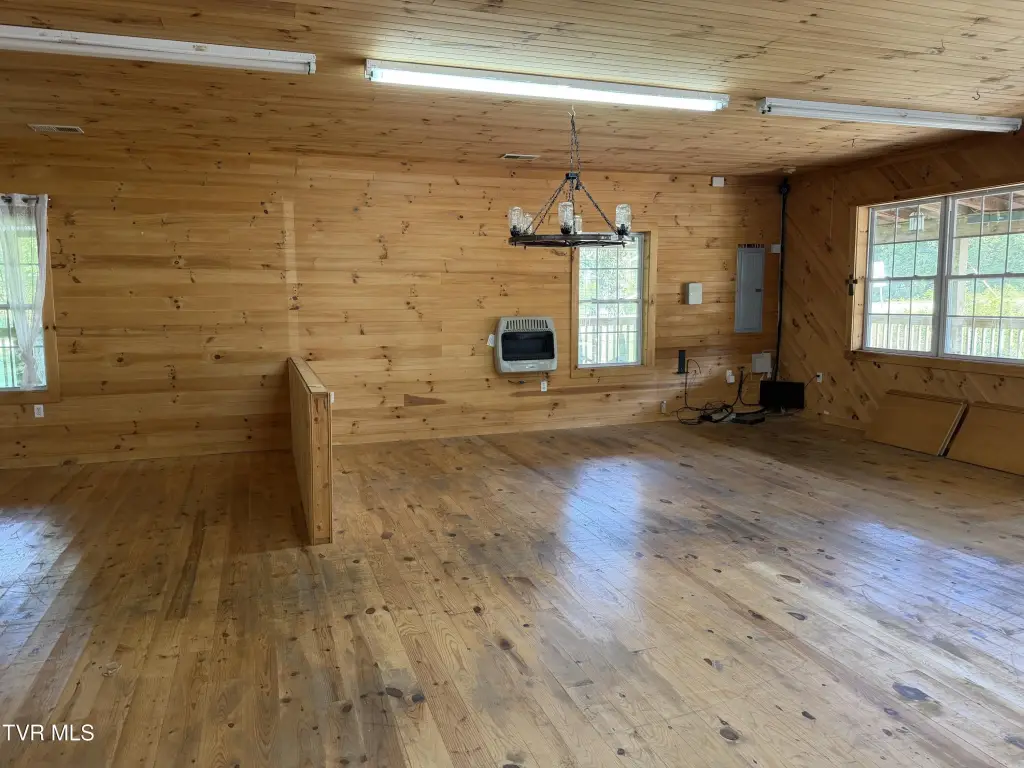 Picture 13
