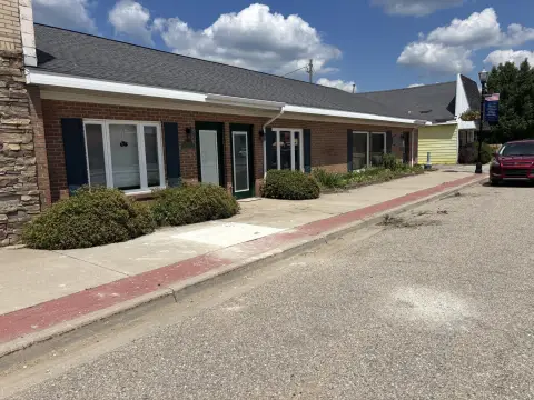 Downtown Office Building with Two Suites