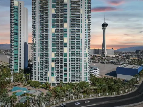Las Vegas Resort-Style High-Rise Residence