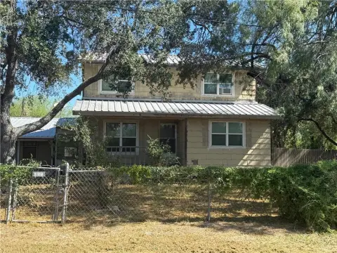 Alice, Texas Home on Acreage