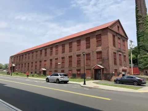 Versatile Commercial Space in Holyoke