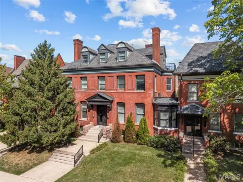 17-Unit Victorian Apartment Building