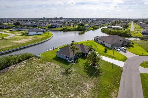 Waterfront Lot in Cape Coral