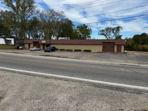 Hampshire Warehouse with B-1 Zoning