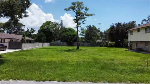 Oversized Lot Near Bonita Beaches