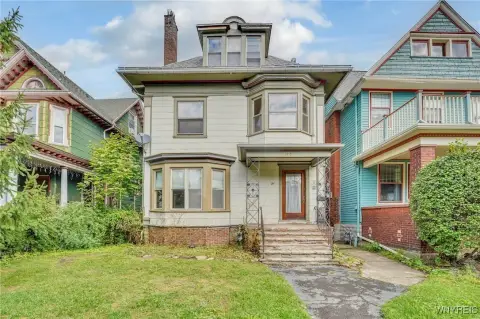 Spacious Three-Unit Multifamily Property