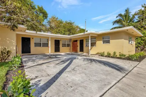 Renovated Quadplex in Lake Worth
