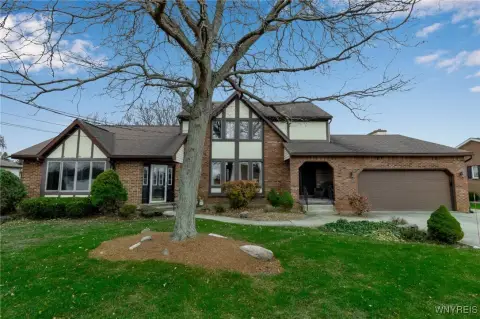 Well-Maintained Multi-Unit Family Property