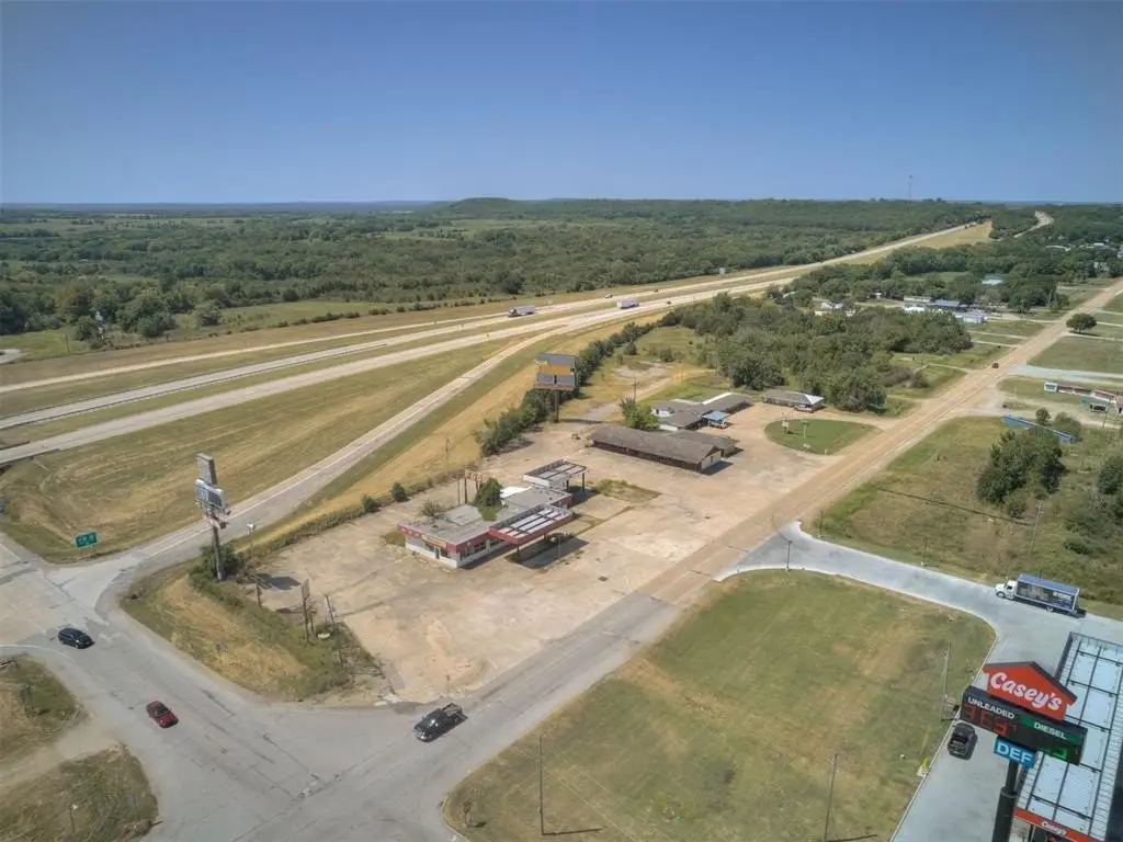 9952 Hornbeam Rd, Henryetta, OK 74437