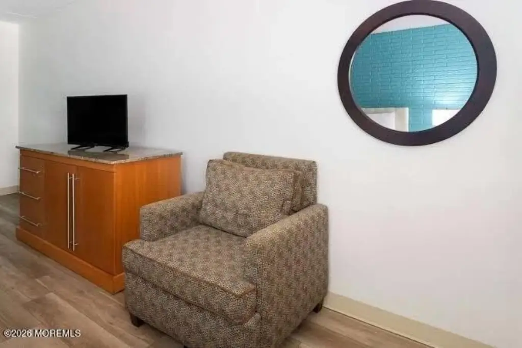 Picture 7