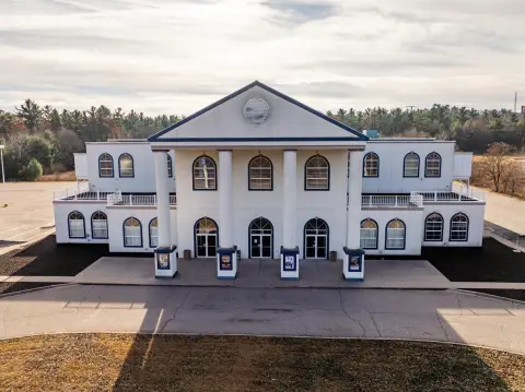 Premium Lake Delton Commercial Property