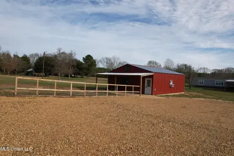 Restaurant Building on Acreage