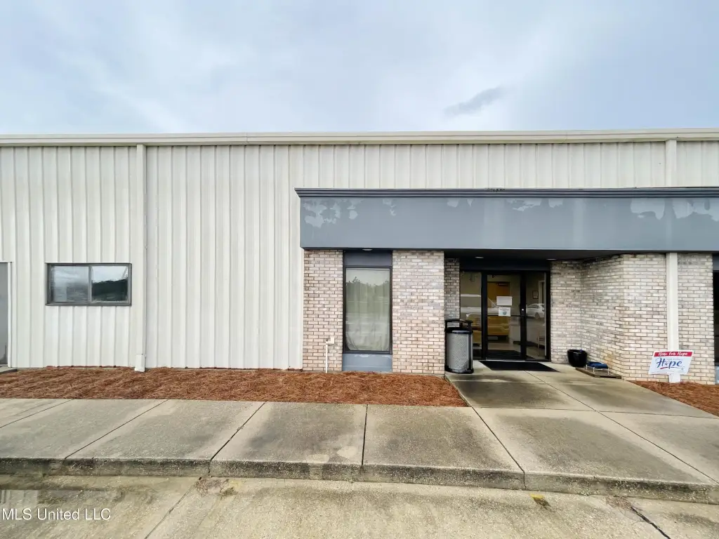 21294 Johnson Rd, Long Beach, MS 39560
