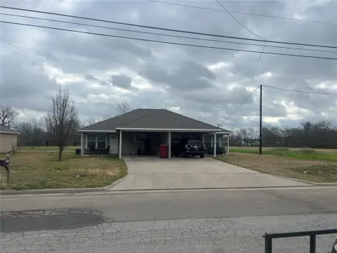 Bonham, TX Duplex For Sale