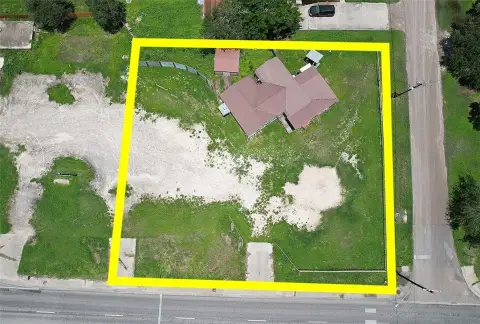 Commercial Property in Agua Dulce, TX