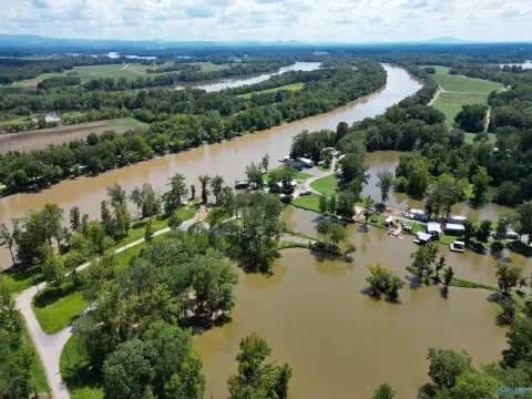 Deeded RV Lot on Weiss Lake