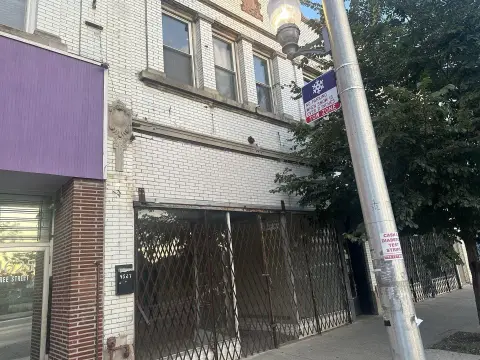 Mixed-Use Building in Chicago