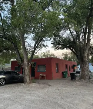 Updated Duplex in Prime Location