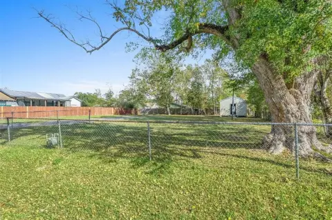 Residential Land with Workshop/Storage