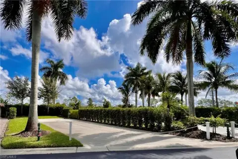 Naples Motorcoach Resort Lot
