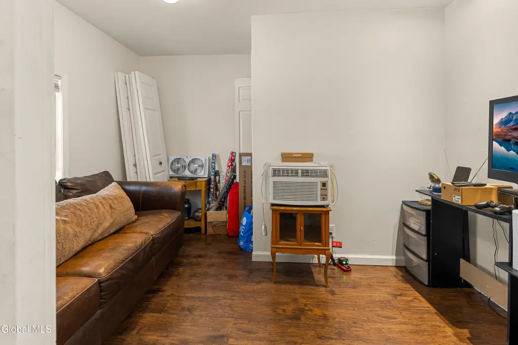 Picture 7