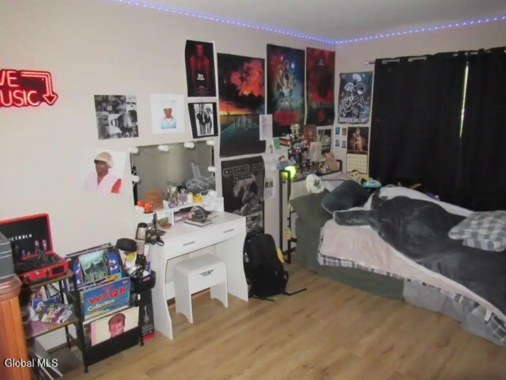 Picture 16