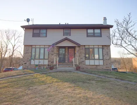 Des Moines Duplex with Income