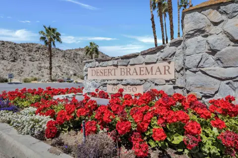 Midcentury Townhome in Desert Braemar