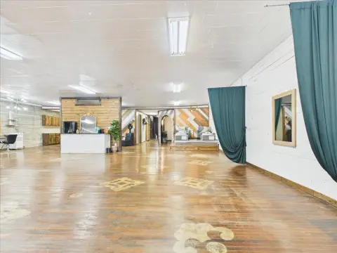 Mixed-Use Retail/Office Property