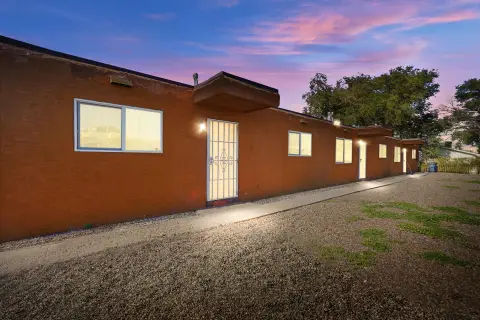 Albuquerque Triplex: Investment Opportunity
