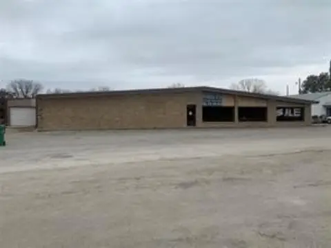 Comanche Industrial Building For Sale