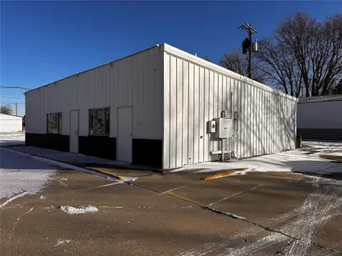 Former Gas Station on High-Traffic Road