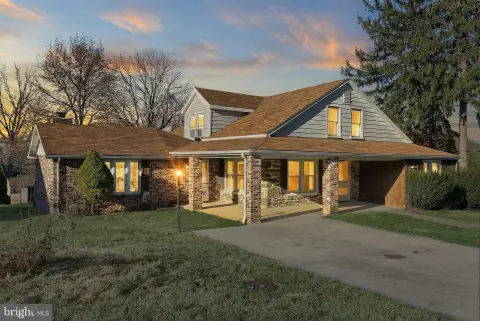 Renovated Duplex Near Springfield Park