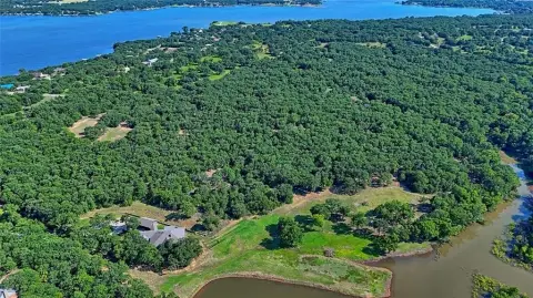 Lake Nocona Waterfront Acreage