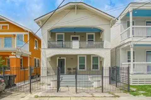 Renovated New Orleans Duplex Opportunity