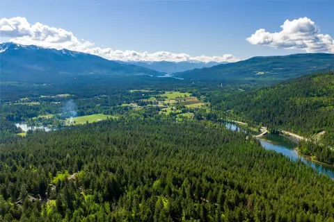 Bigfork Land with Mountain Views