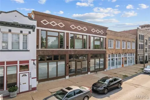 8-Unit Apartment Building