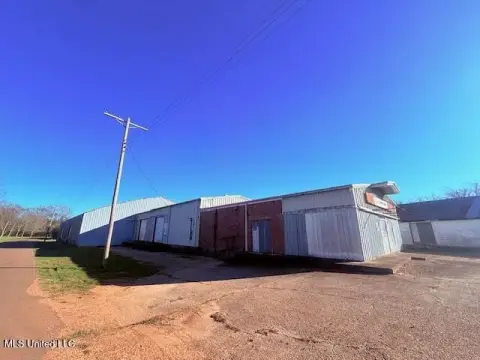 Tylertown Commercial Property on 3.7 Acres