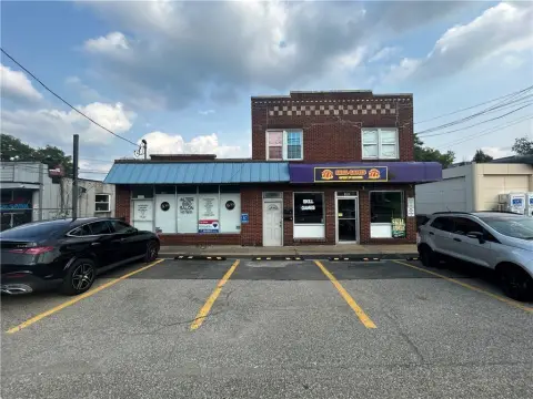 Mixed-Use Retail and Apartments