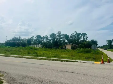 Lehigh Acres Buildable Corner Lot