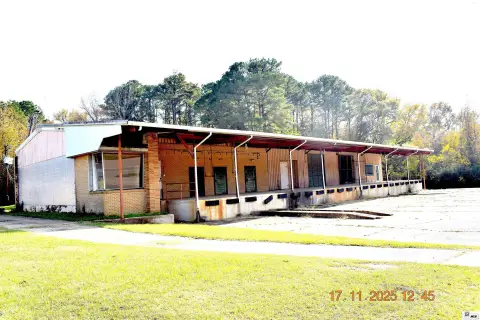 Metal Warehouse with Covered Loading Dock
