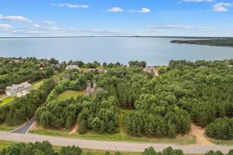 Lake Petenwell Paradise Wooded Lot