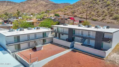 Renovated Mid-Century Modern Apartments