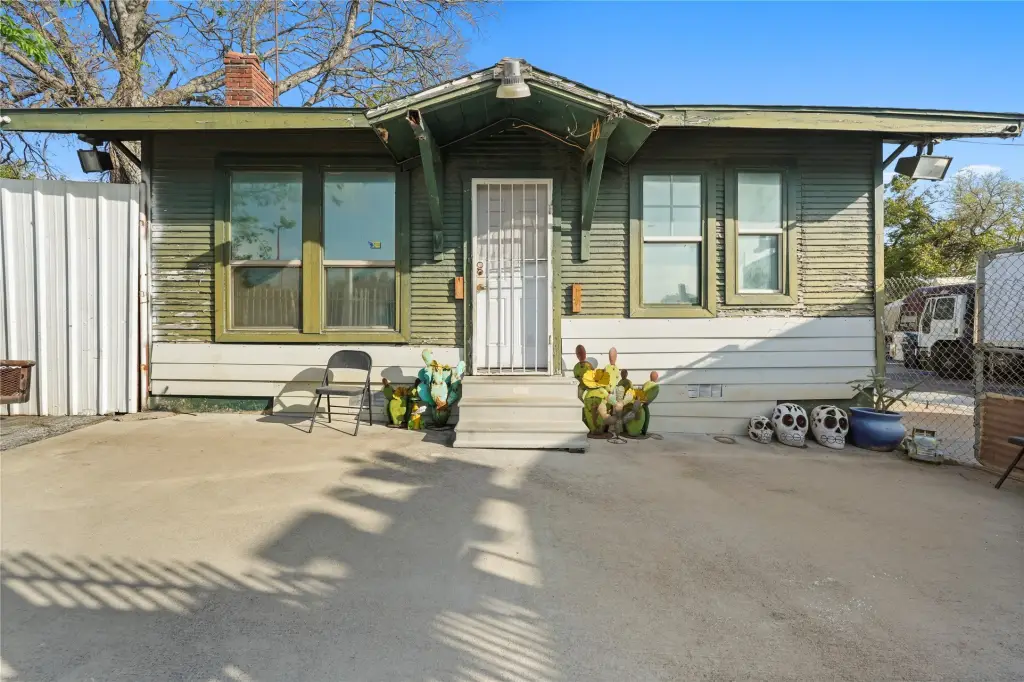3013 E Lancaster Ave, Fort Worth, TX 76103