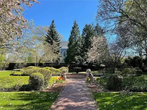 Premium Lot in College Hill