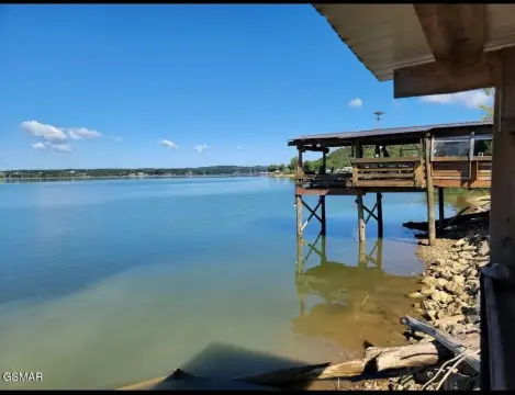Lakefront Retreat on Douglas Lake