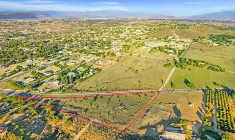 4.08 Acres in Woodcrest