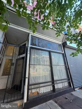 Retail Space with Basement Access