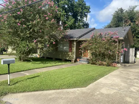 Lafayette Duplex: Income Opportunity